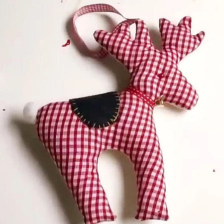 Handmade Christmas: FREE Reindeer Sewing Pattern - Frocks and Frolics Blog